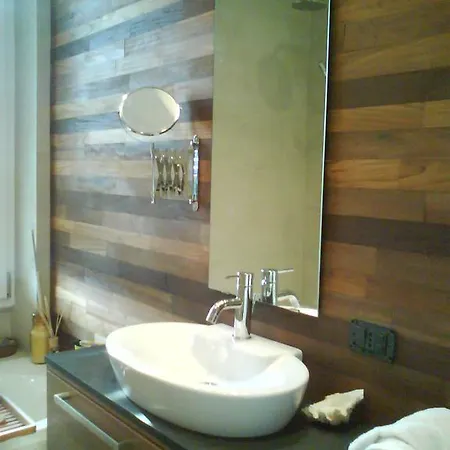 Apartman Design Apt, Seaview,calm District, A/c, Wifi, Lift Genova